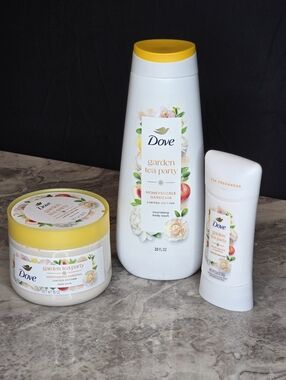 3pc Dove Body Care Set - Garden Tea Party (Honeysuckle & Gardenia)